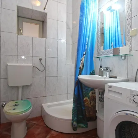 Aleks 2271 Apartment