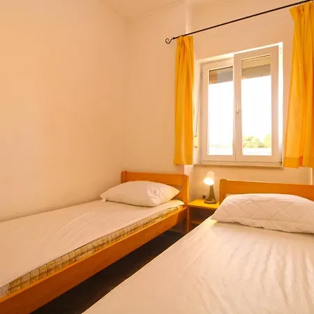 Aleks 2271 Apartment Pula